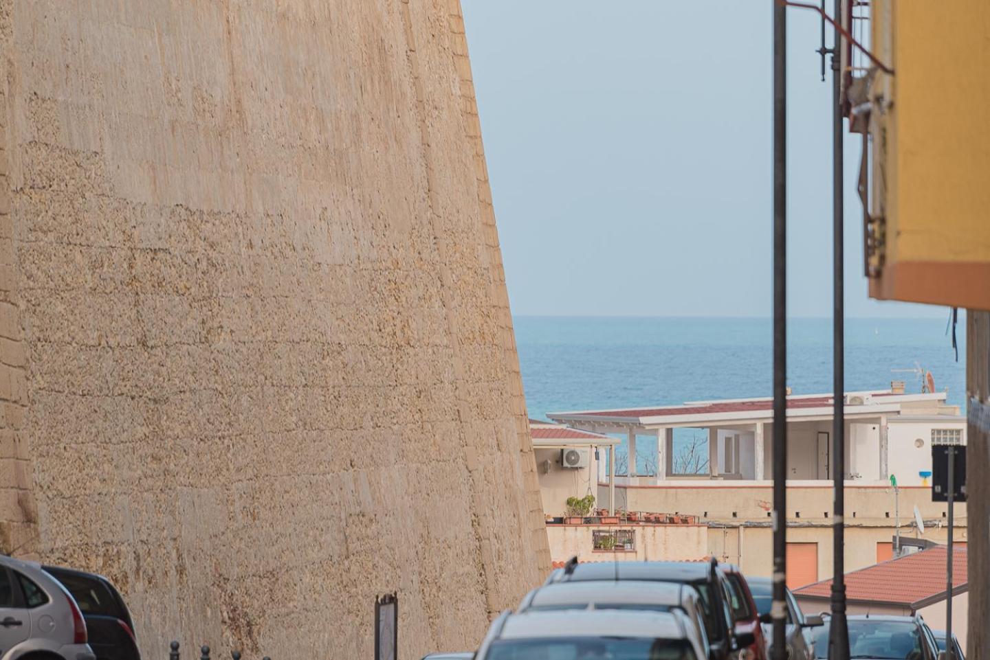 Storia & Mare - Free Parking - Castello Carlo V Leilighet Crotone Eksteriør bilde
